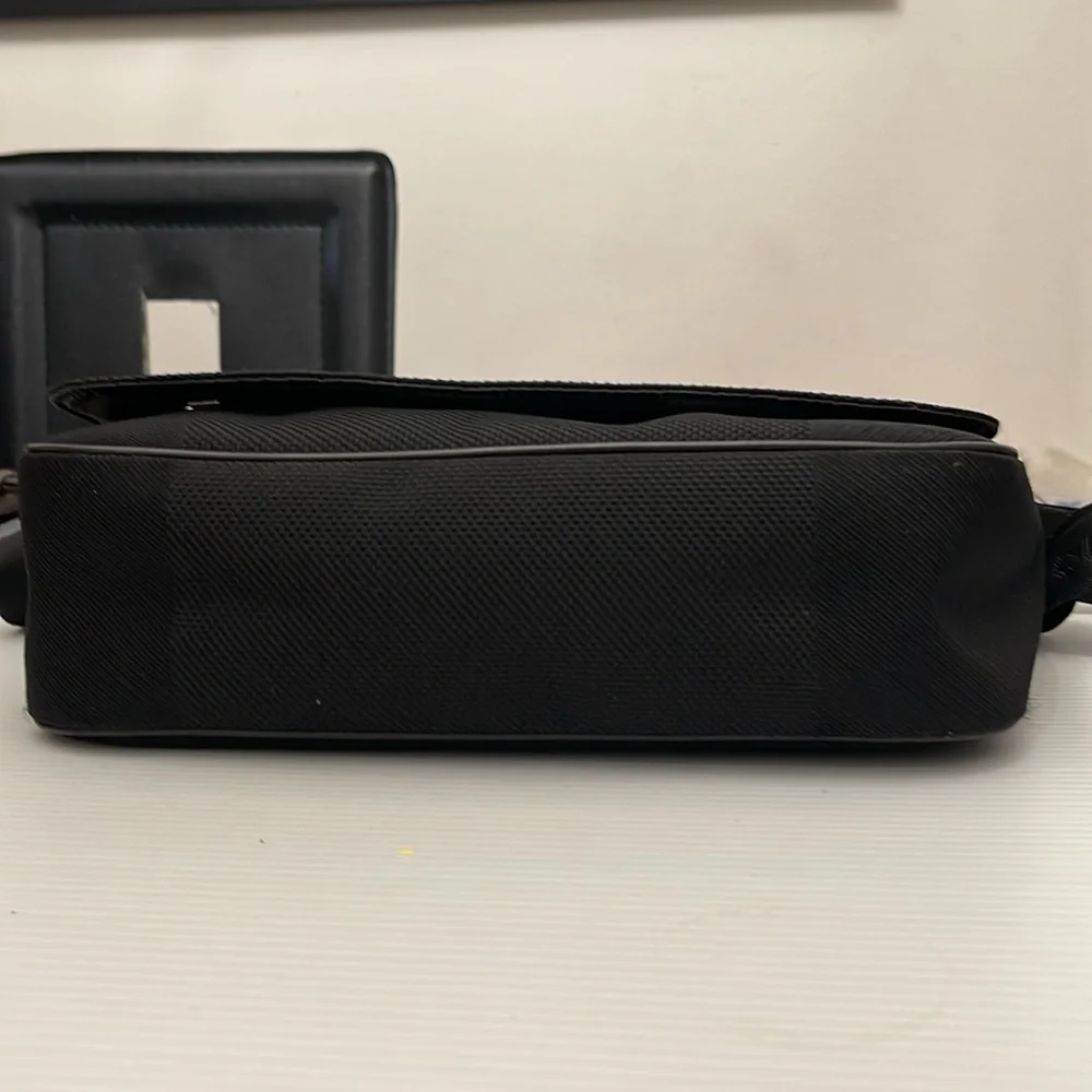 LOUIS VUTTON DAMIER GEANT PETIT MESSENGER BAG SIZE M